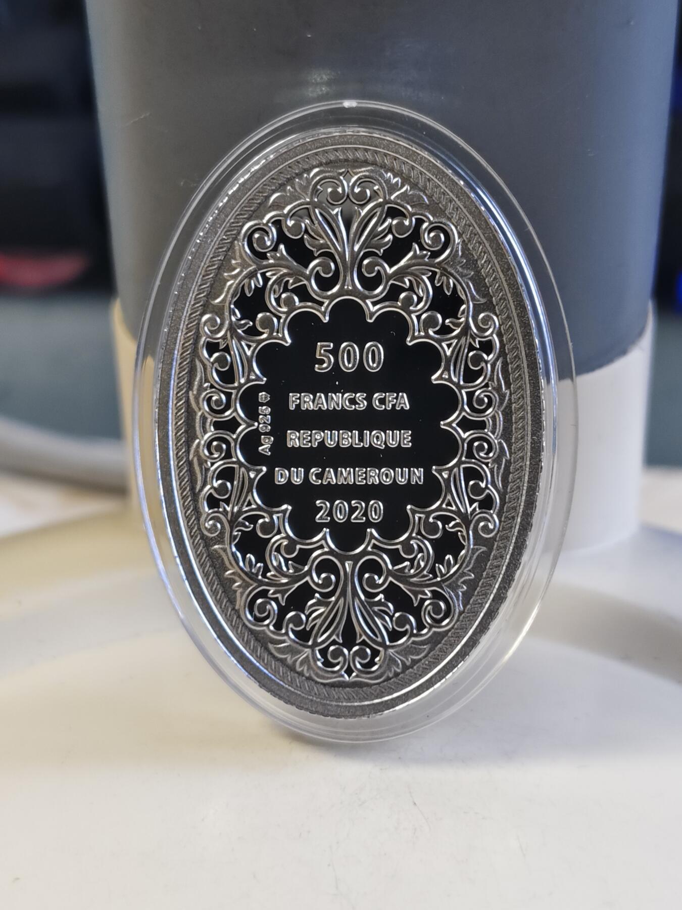 第180期拍卖【长期征集拍品】【北京币展专场】 喀麦隆2020年爱之天使彩印椭圆形精制纪念银币，999银，10克，发行999枚