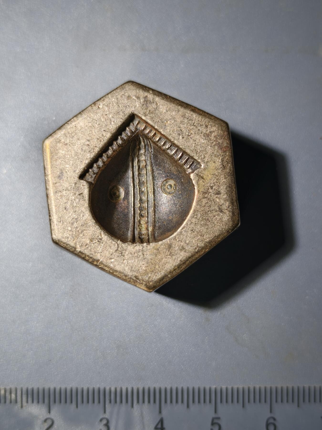 81期回流戒指饰品杂件纪念章丝路钱币专场 新疆饰品打制老铜模具