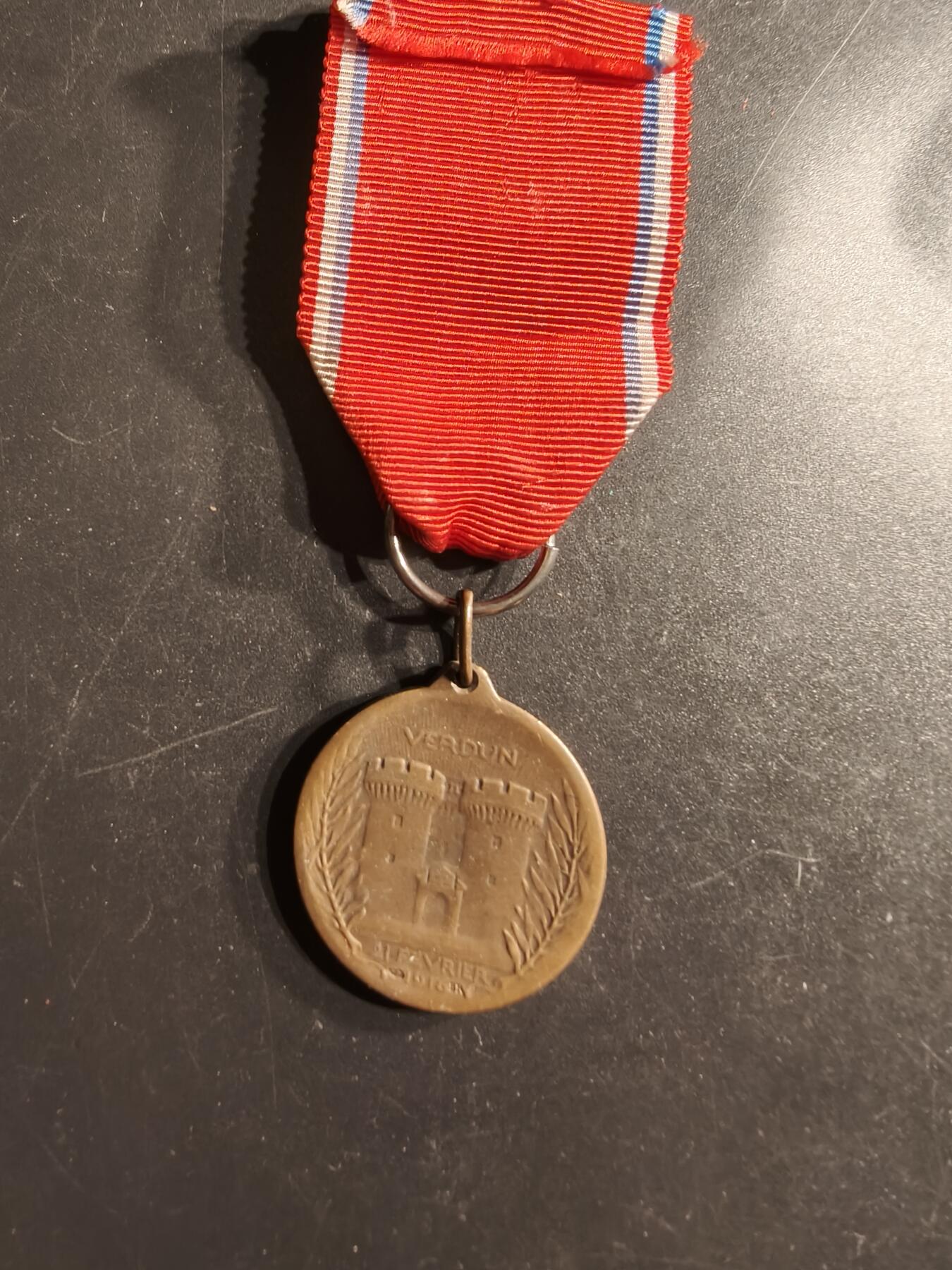 老王徽章第160期 法国一战凡尔登战役奖章 