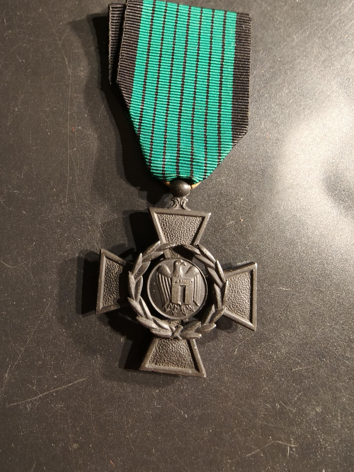 老王徽章第160期 法国二战外籍军团战争十字奖章     少见！