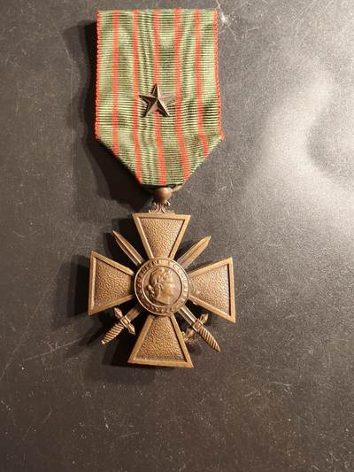 老王徽章第160期 - 法国1918版战争十字奖章    一颗铜星勋饰 