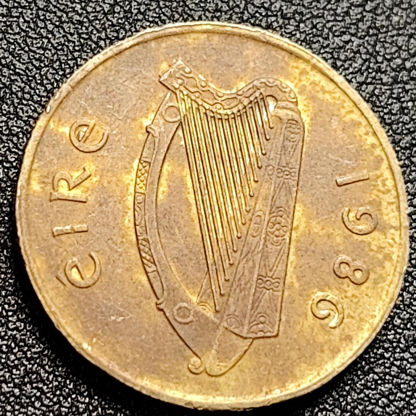 泉币菌-第122场-精品福利场 马到成功 爱尔兰20便士铝青铜黄铜硬币1986年 27mm8.4g