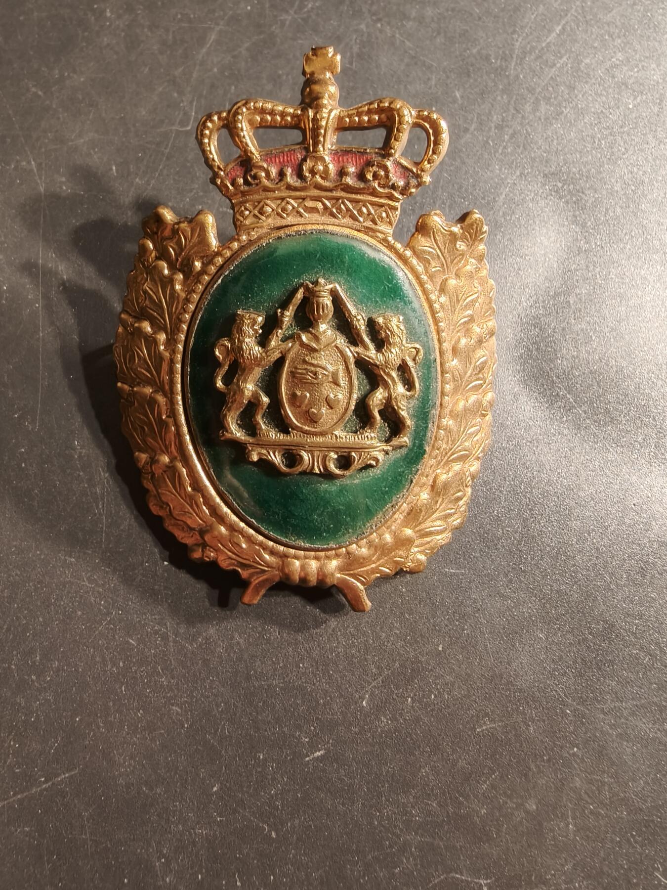 老王徽章第160期 丹麦警察大帽徽 铜质珐琅 已被废除的版本 70mm