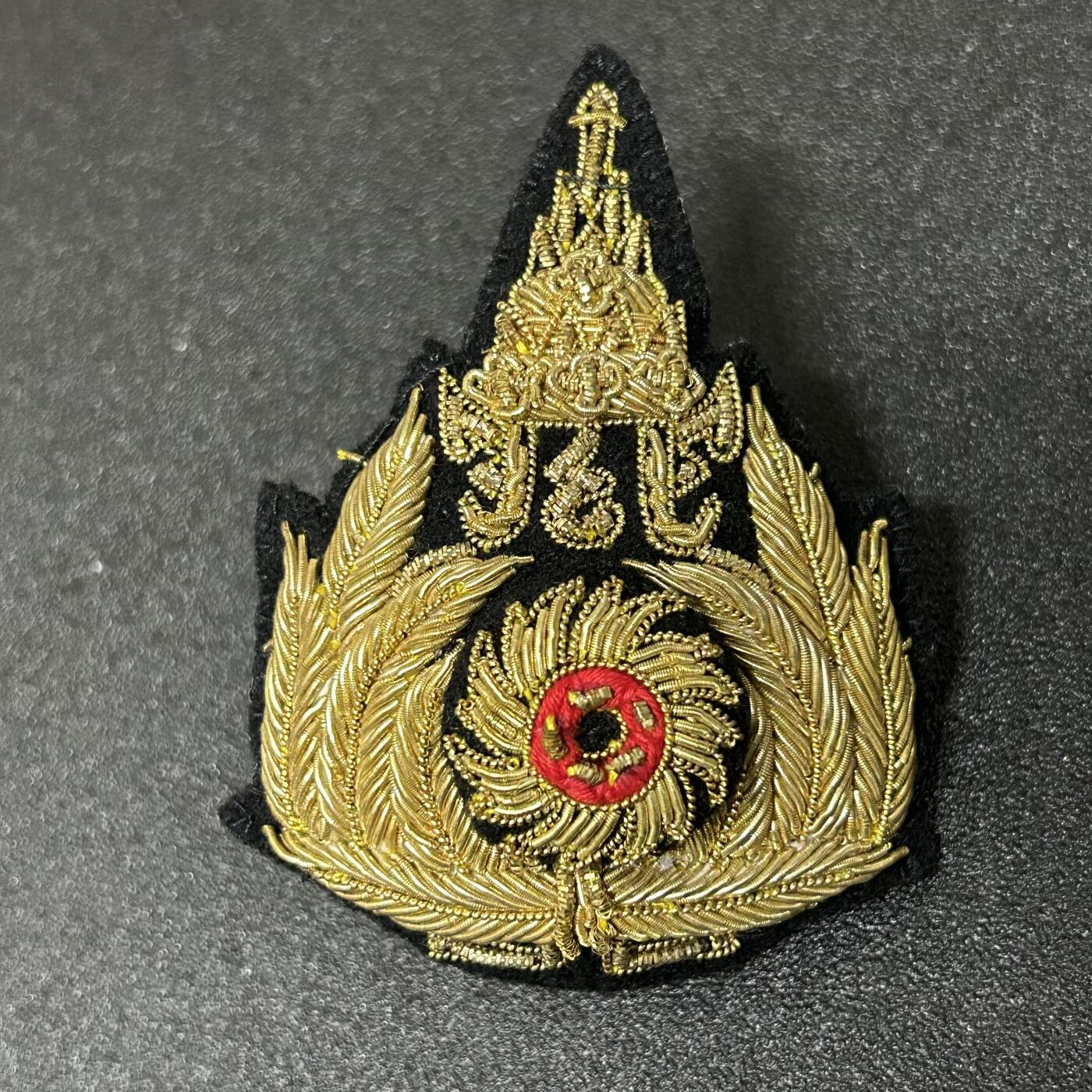 西秦中古拍卖第六十三期 泰国皇家陆军将官帽徽 金属刺绣
