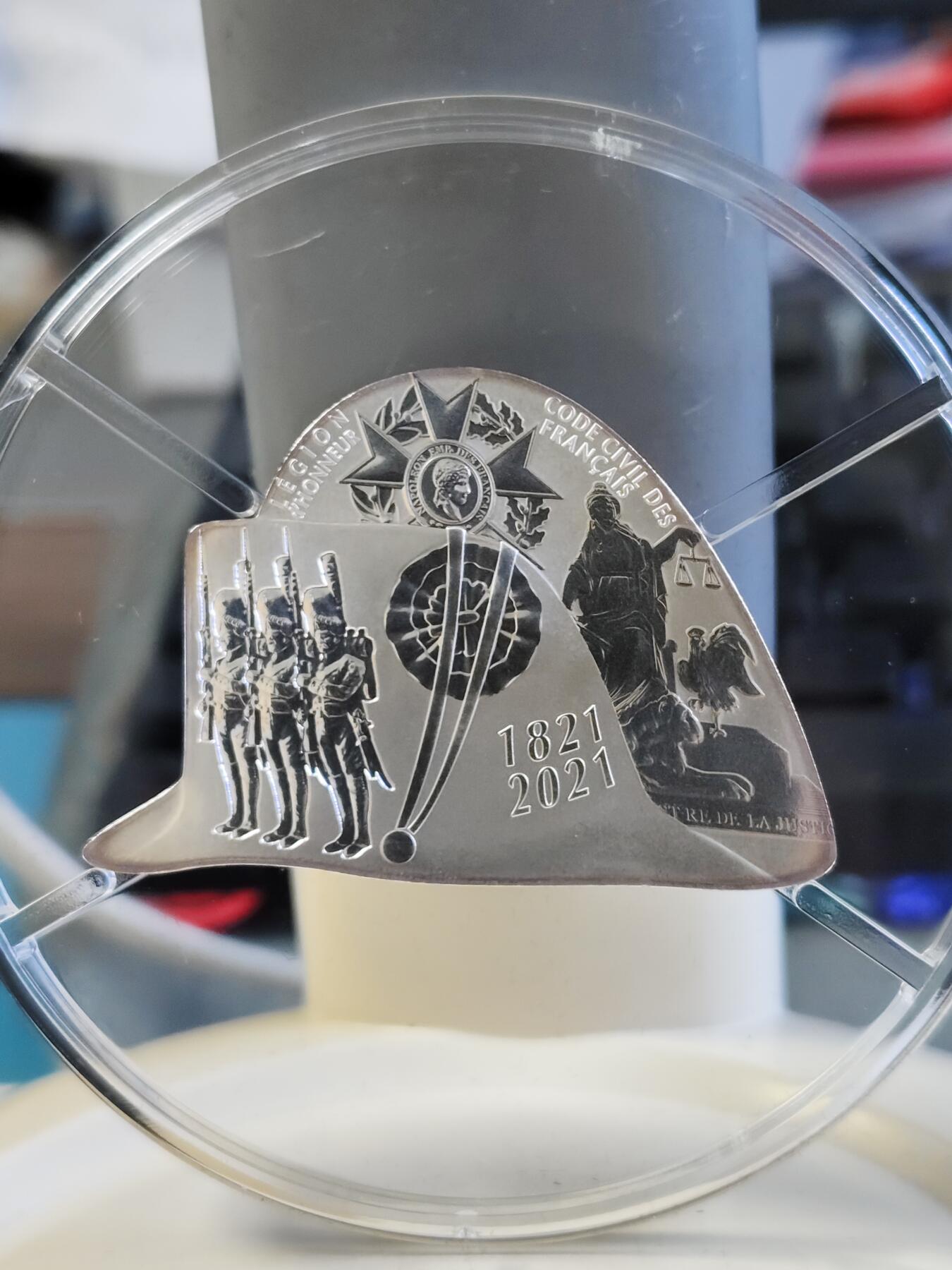 第180期拍卖【长期征集拍品】【北京币展专场】 法国2021年拿破仑逝世200周年异形精制纪念银币，999银，22.2克，有氧化