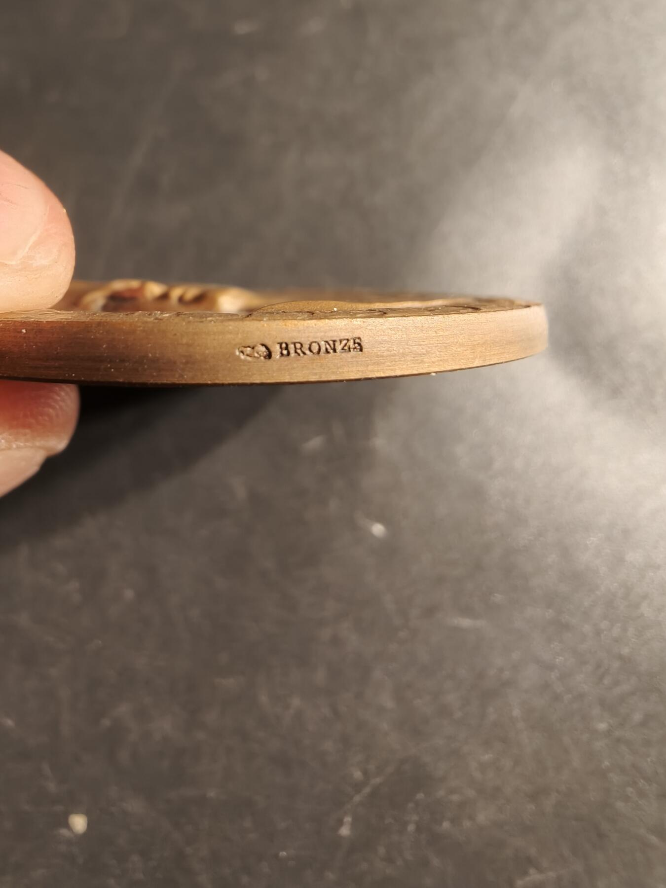 老王徽章第160期  法国玛丽安娜大铜章      大师亨利杜布瓦作品     直径44mm.    重量39.2g