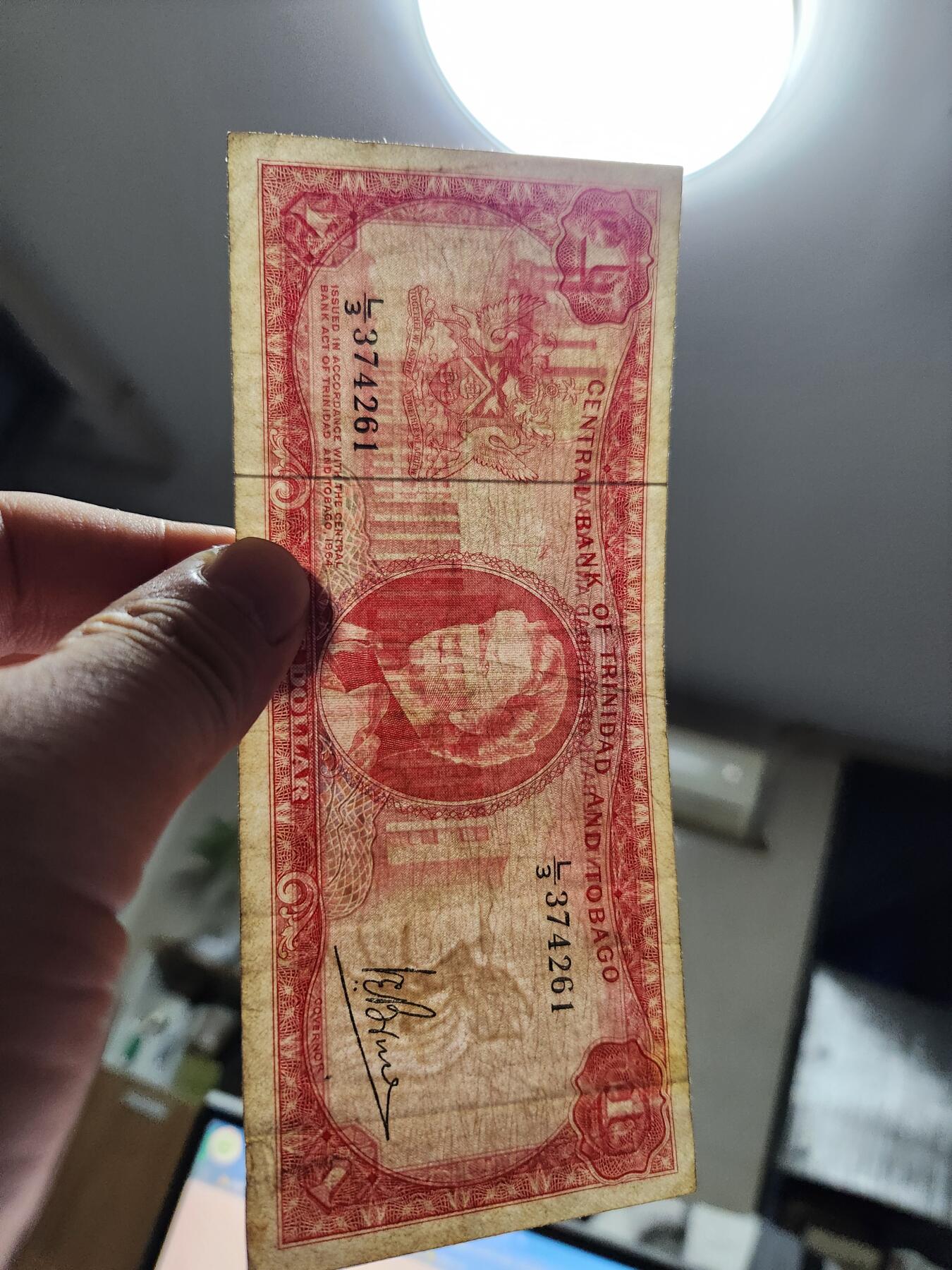 11月1号晚上8点 外国纸币自动截拍第50场 英属特立尼达纸币 1964年 1元 英女王戎装 无原票