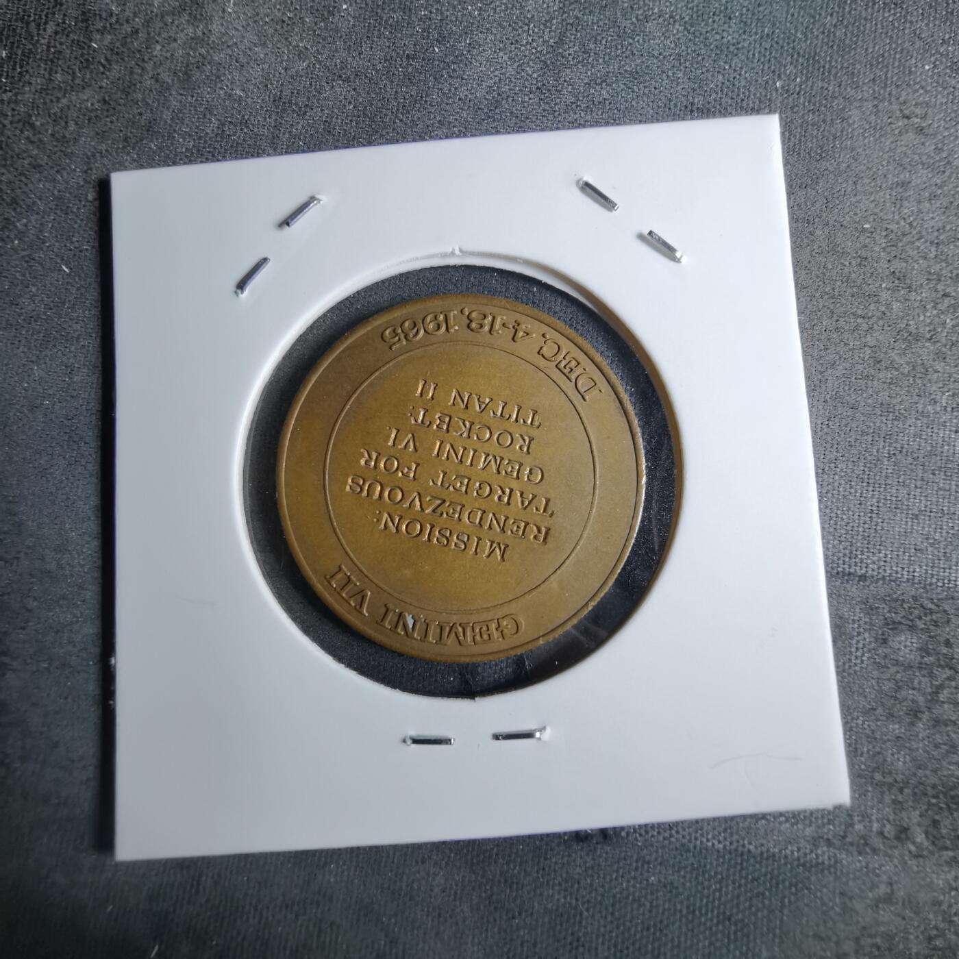 沼泽如烟--第886场 航天纪念章