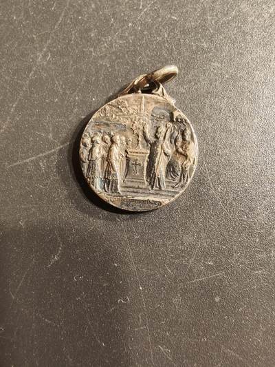 老王徽章第160期 - 法国天主教会纪念章