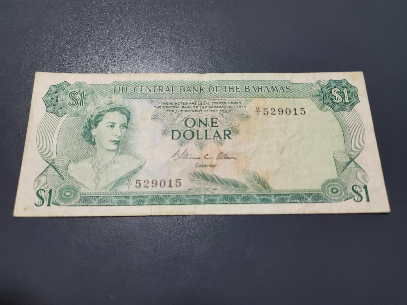 11月1号晚上8点 外国纸币自动截拍第50场 巴哈马1元女王早期原票