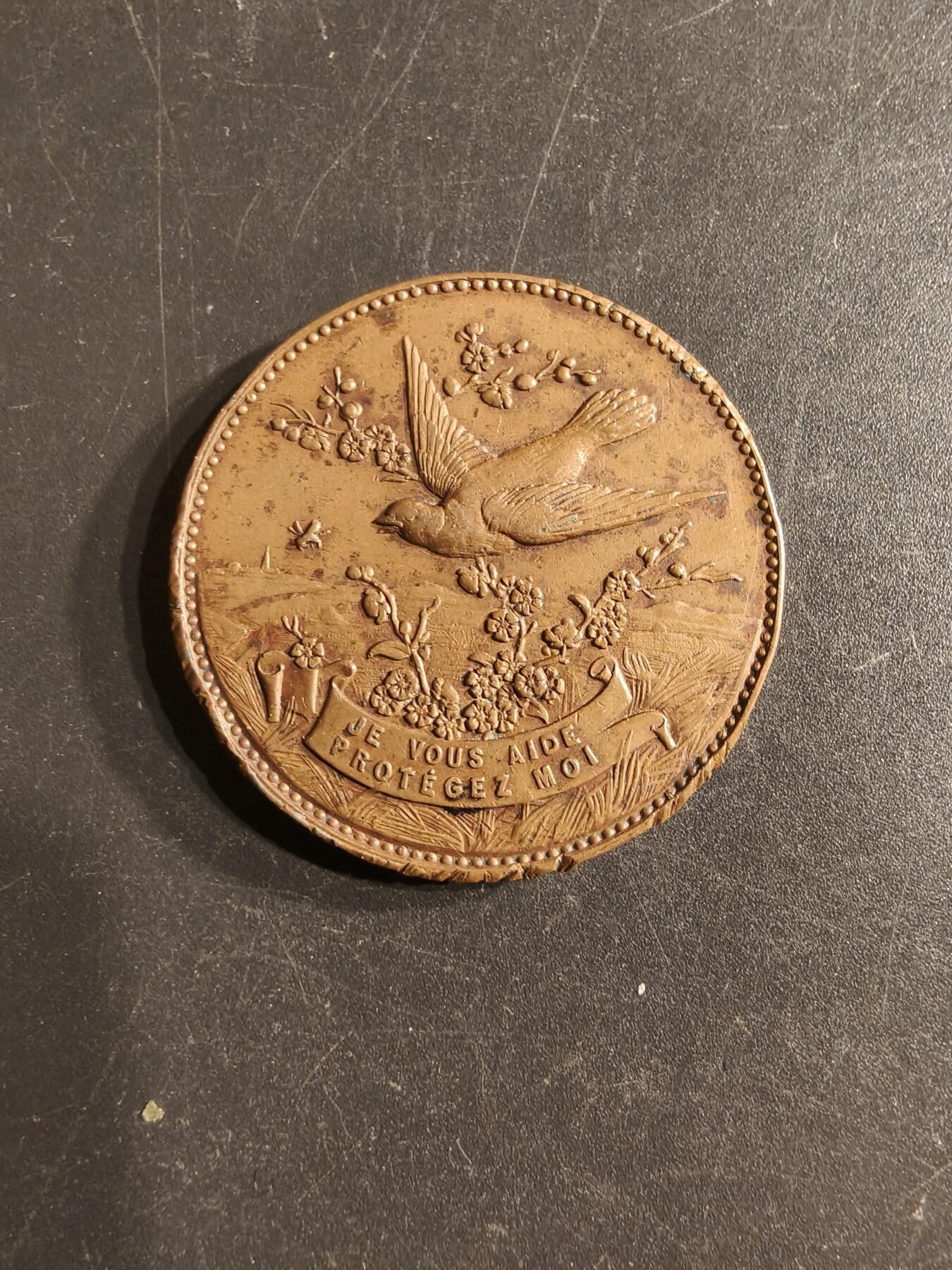 老王徽章第160期 法国里昂鸟类保护协会大铜章     直径36mm.   重量21.2g