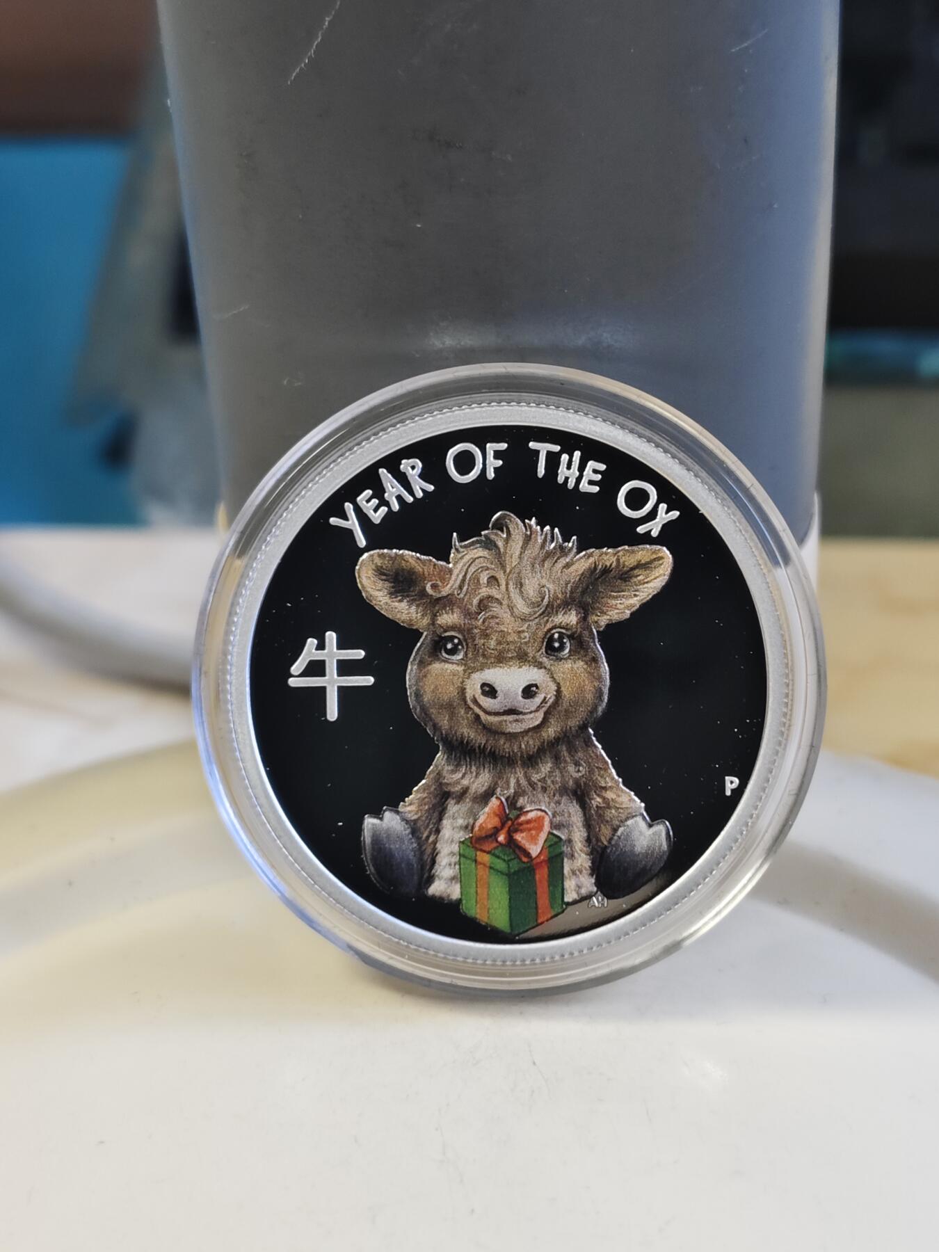 第180期拍卖【长期征集拍品】【北京币展专场】 图瓦卢2021年生肖宝宝系列牛宝宝半盎司纪念彩银币，999银，发行7500枚