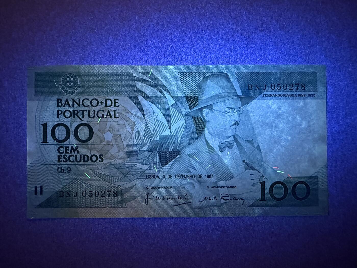 《艾美收藏》第218期-11.2周日外币荟萃 葡萄牙100埃斯库多 UNC 1987年 局部荧光 无4
