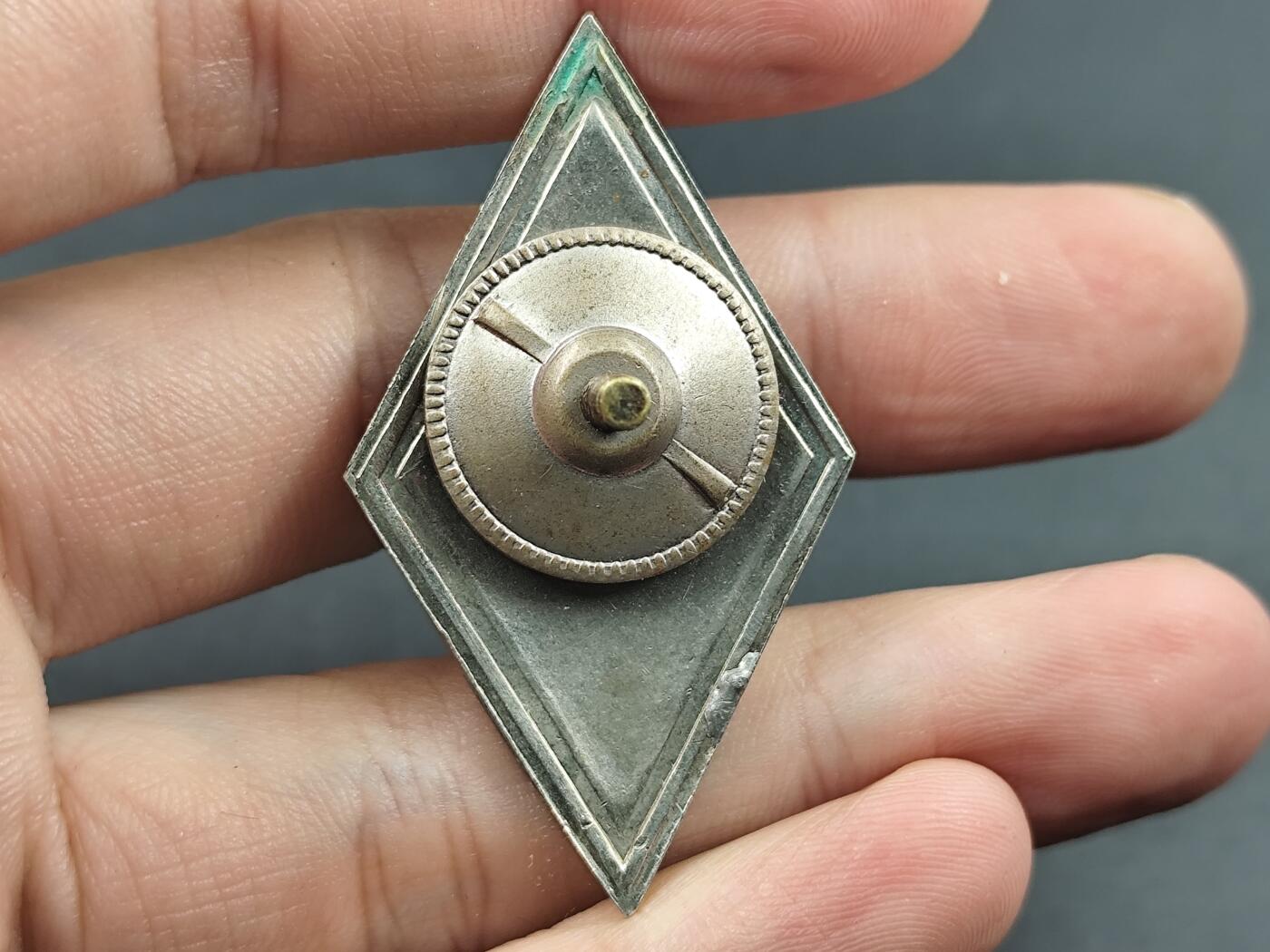 10月底 冲业绩 来一波精品证章场子