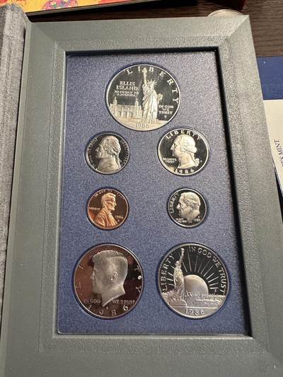 蒂克钱币-第54场 外国精品套币 银币专场 - 美国1986年 自由女神落成100周年精制纪念套币 含1美元银币