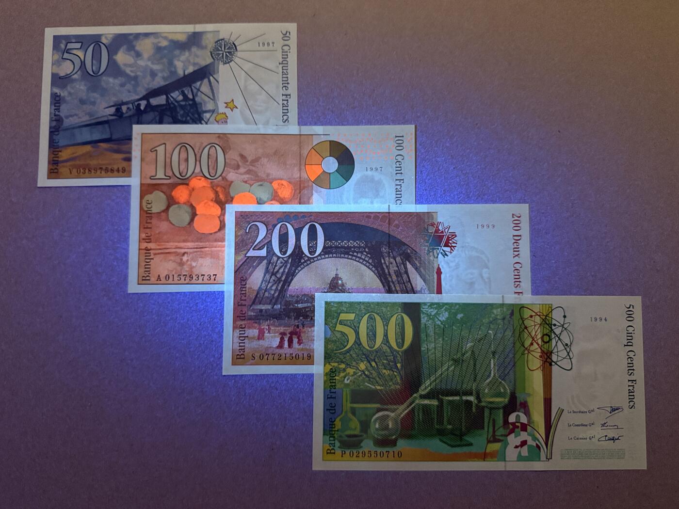 《艾美收藏》第218期-11.2周日外币荟萃 法国50、100、200、500法郎4张 UNC 末版 有3张无4