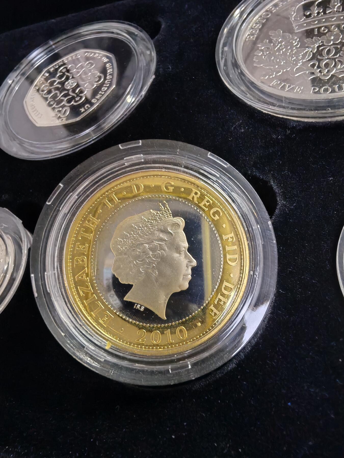 长老汇蛇年精选第六十九场拍卖 2010英国年度5枚精制加厚银币套币，盒证全，钢琴烤漆，2500套，当年出厂价299英镑，2024年同等套币已上涨到669英镑