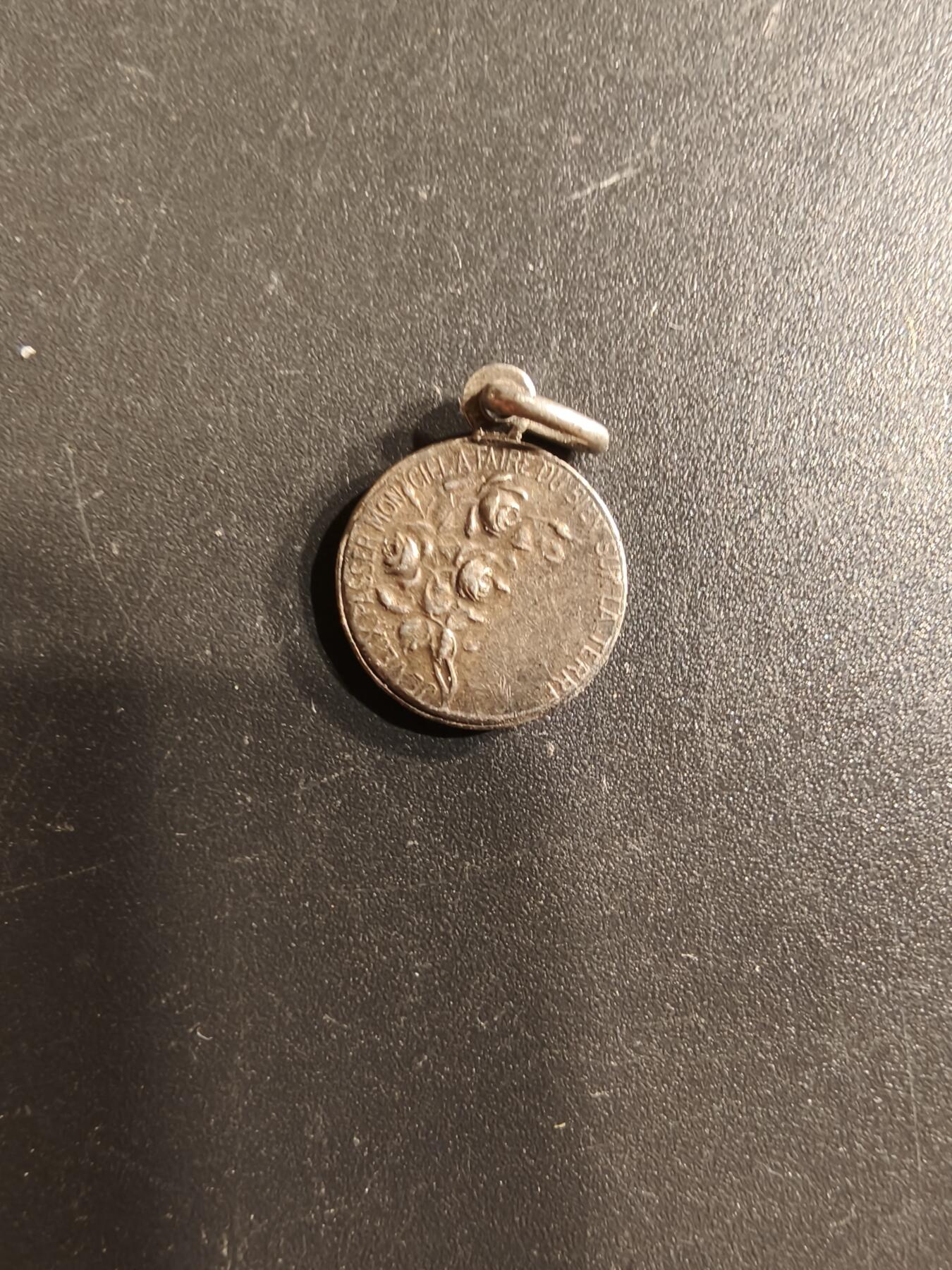 老王徽章第160期 法国天主教会纪念章