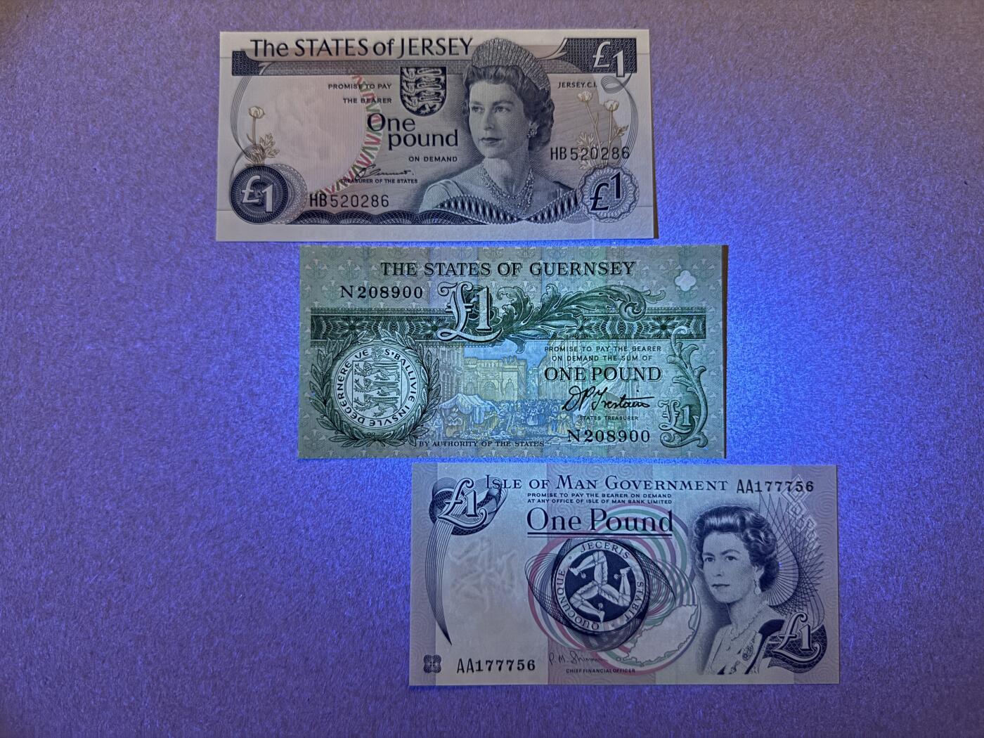 《艾美收藏》第218期-11.2周日外币荟萃 泽西、根西、马恩岛1镑3张 UNC 全部无4