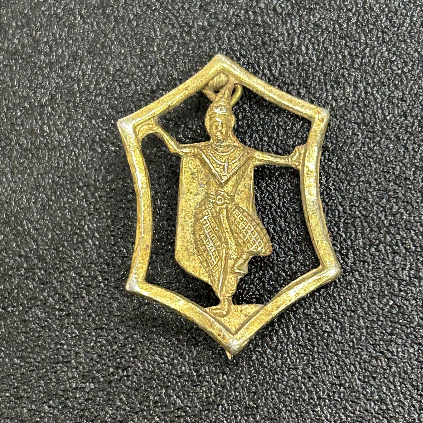 西秦中古拍卖第六十三期 泰国女童子军证章 早期版