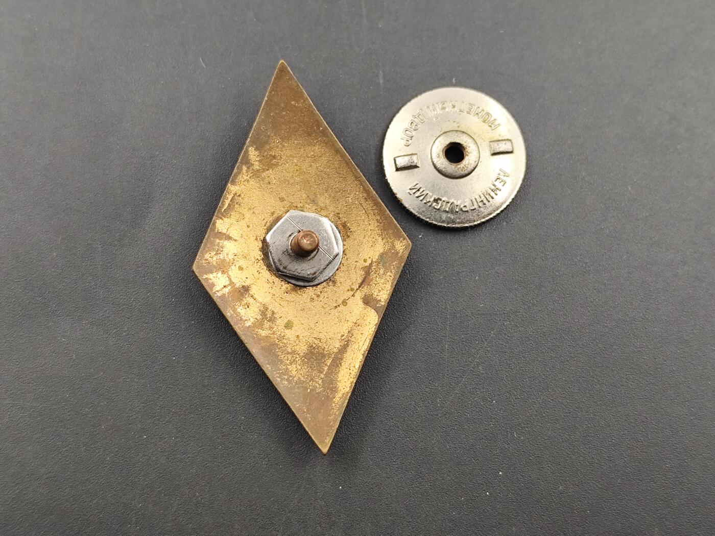 10月底 冲业绩 来一波精品证章场子