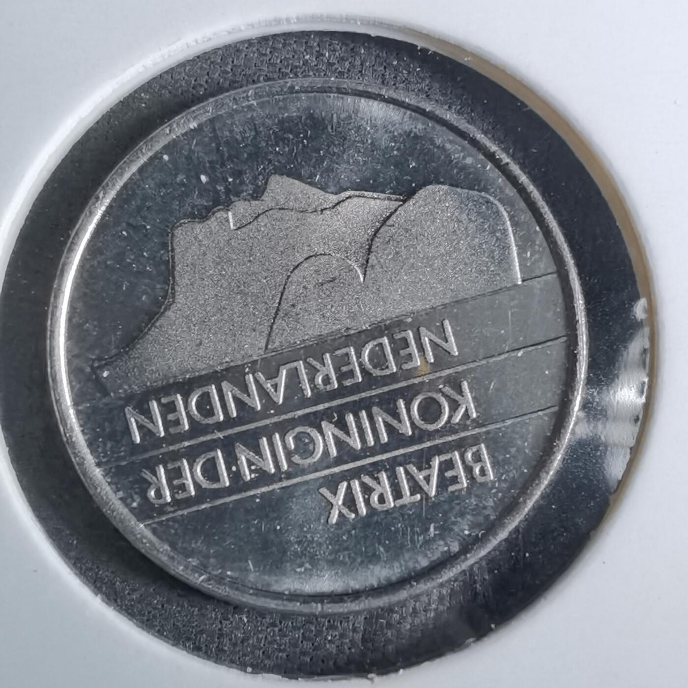 沼泽如烟--第886场 荷兰1986年25分