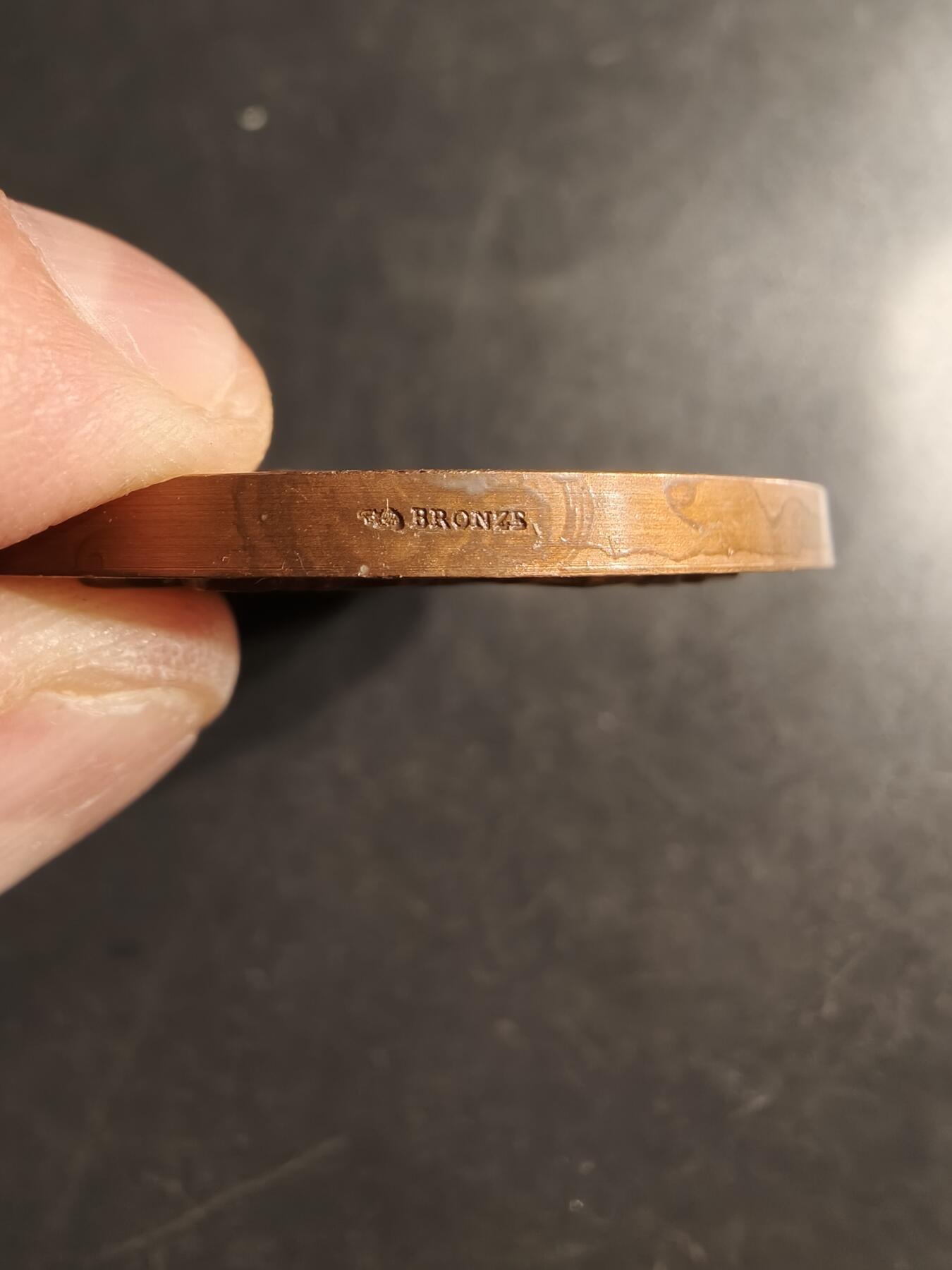 老王徽章第160期  法国畜牧业大铜章     直径50mm.    重量64.1g