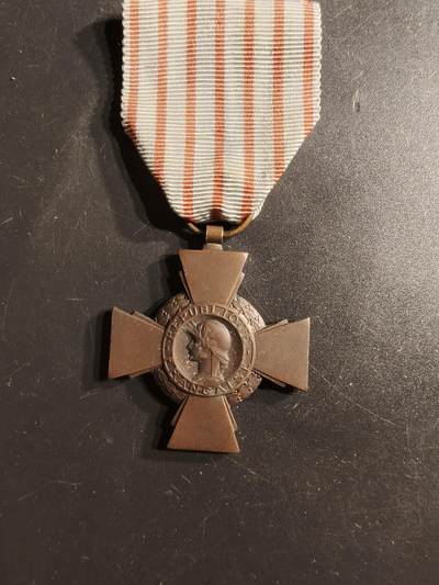 老王徽章第160期 -  法国战斗十字奖章 