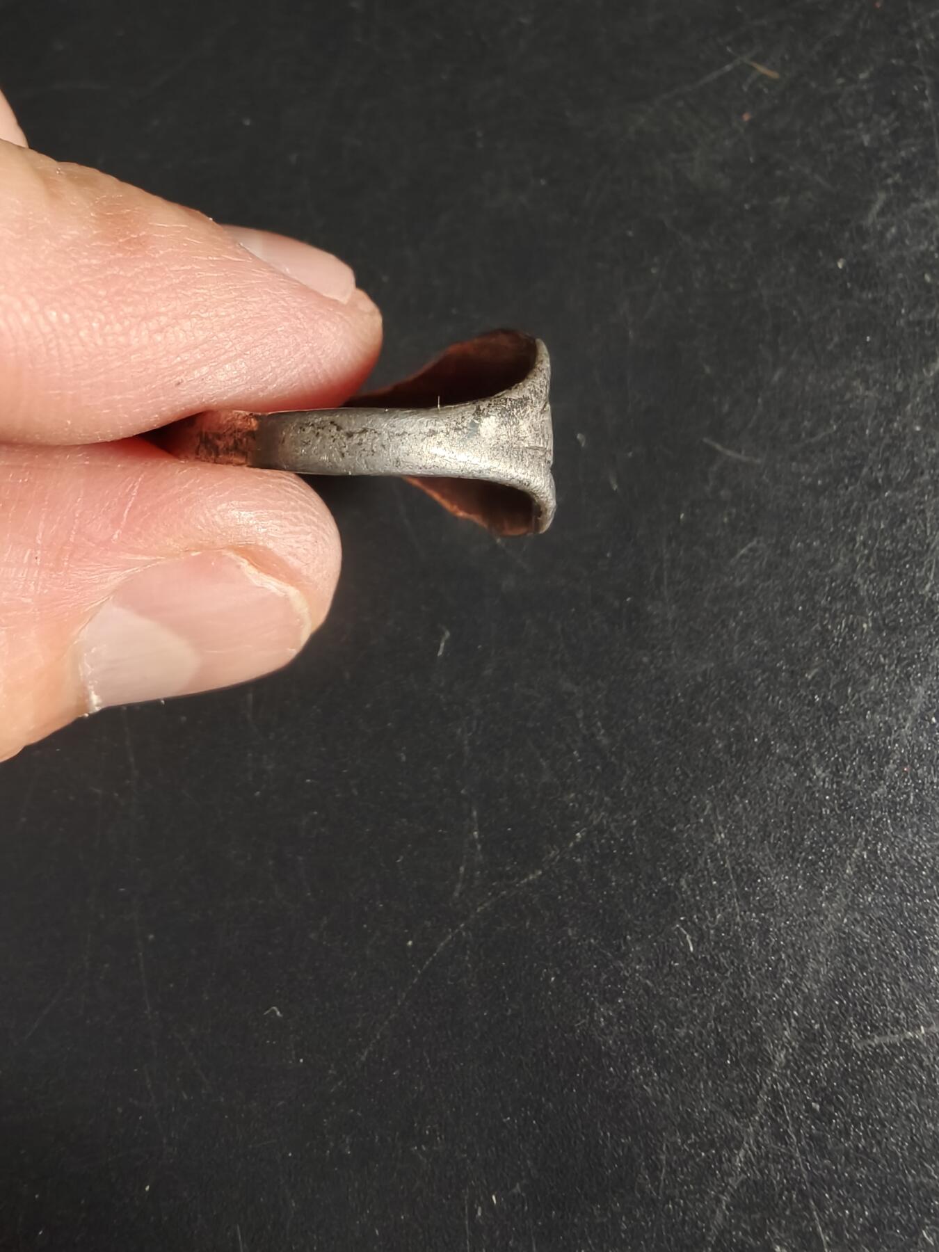 老王徽章第160期 丹麦陆军戒指    带原盒