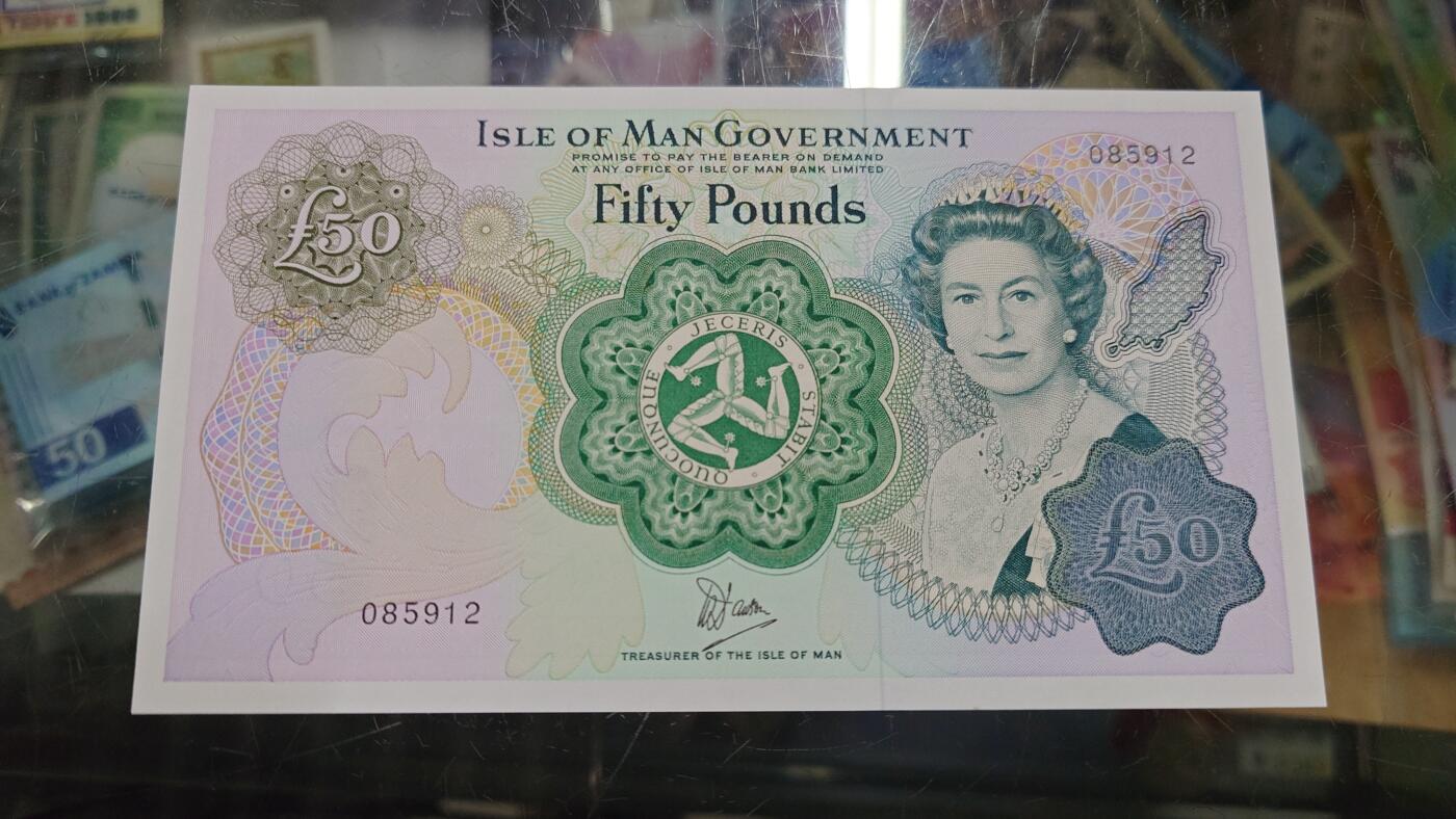 世界钱币～微拍第212期暨2025年第52期  部分库存清仓选号 1983年马恩岛50镑全新绝品无47尾号912（20张马上都要售罄，目前是最后的4张，低价货源即将结束）