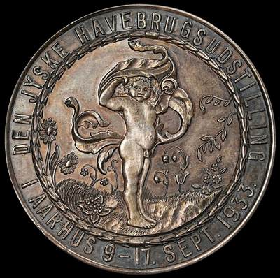 修遠堂世界钱币第九十一期 - 1933年丹麦园艺博览会大银章 带原盒 54.90mm，61.55g