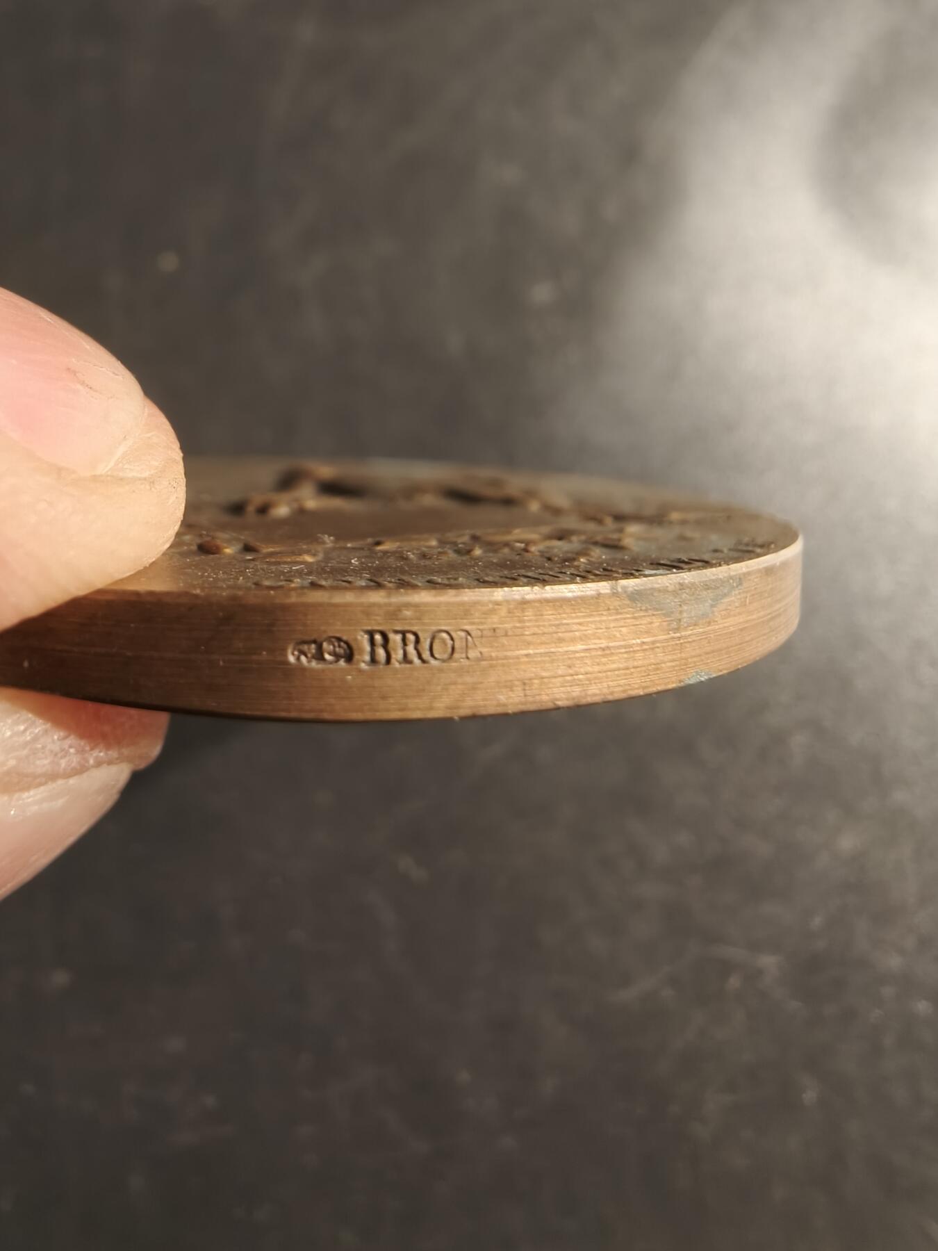 老王徽章第160期 法国战争部射击竞赛大铜章     大师亨利杜布瓦作品     直径50mm.    重量59g