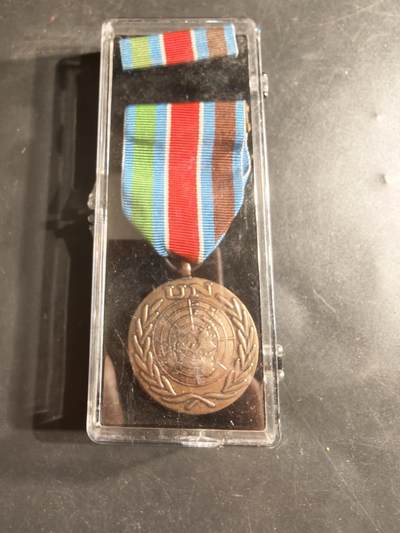 老王徽章第160期 - 联合国维和奖章    前南斯拉夫内战维和部队    带盒子和略 