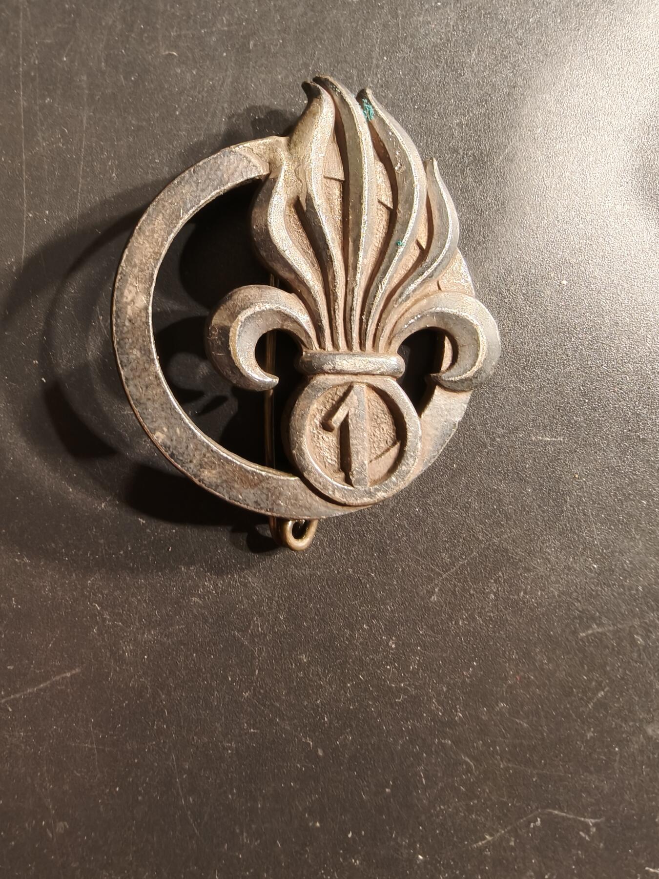 老王徽章第160期 法国外籍军团第1骑兵团贝雷帽徽