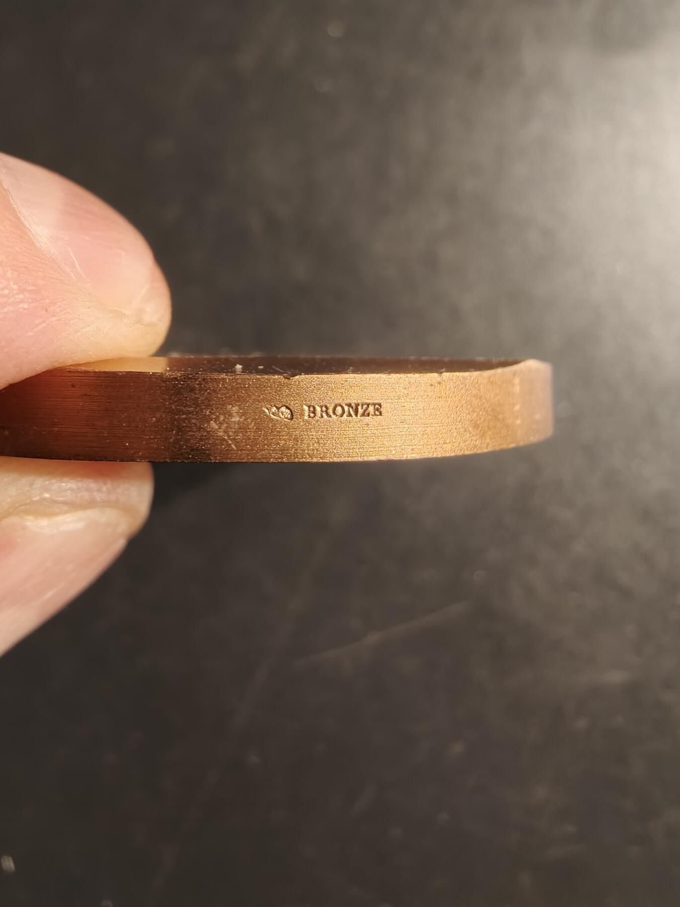 老王徽章第160期  法国维泽莱圣玛德琳大教堂大铜章     直径50mm.   重量72.9g