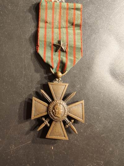 老王徽章第160期 -  法国1915版战争十字奖章    一颗铜星勋饰