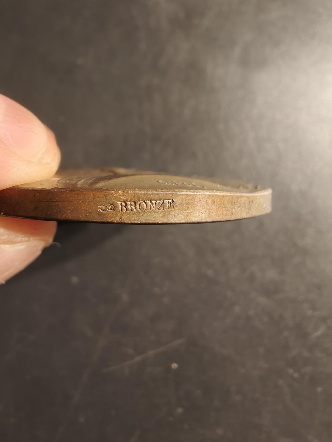 老王徽章第160期  法国内务部镀银大铜章     原盒      戎装玛丽安娜     罗蒂版     直径50mm.    重量62.6g