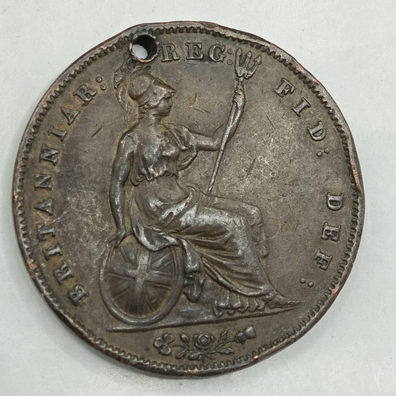 【淘币小摊】限时拍第七百八十四拍  老铜币场  满百包邮可预留两周  周一统一发货  英国1858年维多利亚一便士铜币