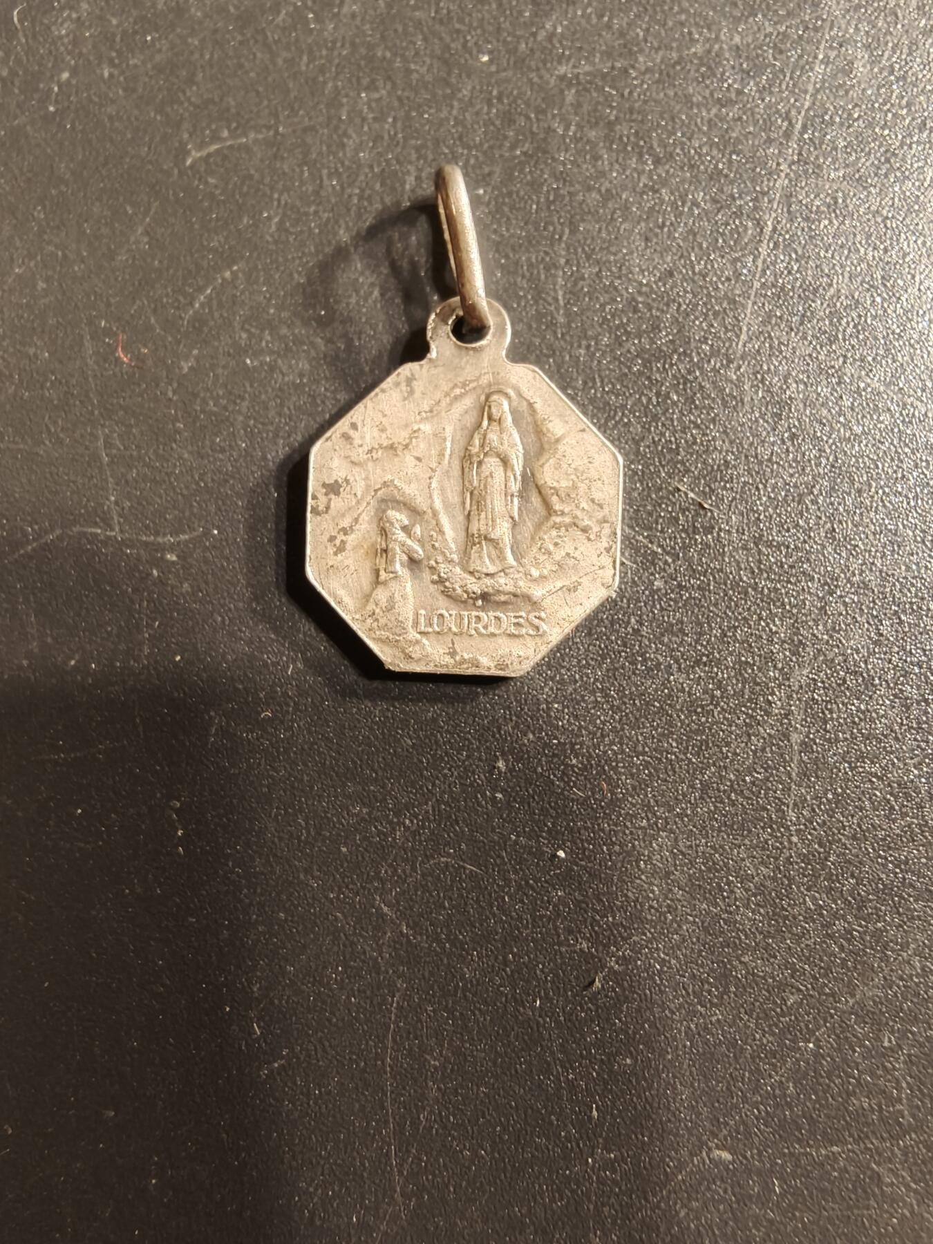 老王徽章第160期 法国天主教会纪念章