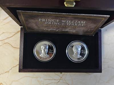第180期拍卖【长期征集拍品】【北京币展专场】 - 加拿大2011年英国皇室威廉王子纪念银币2枚套装，925银，30克*2