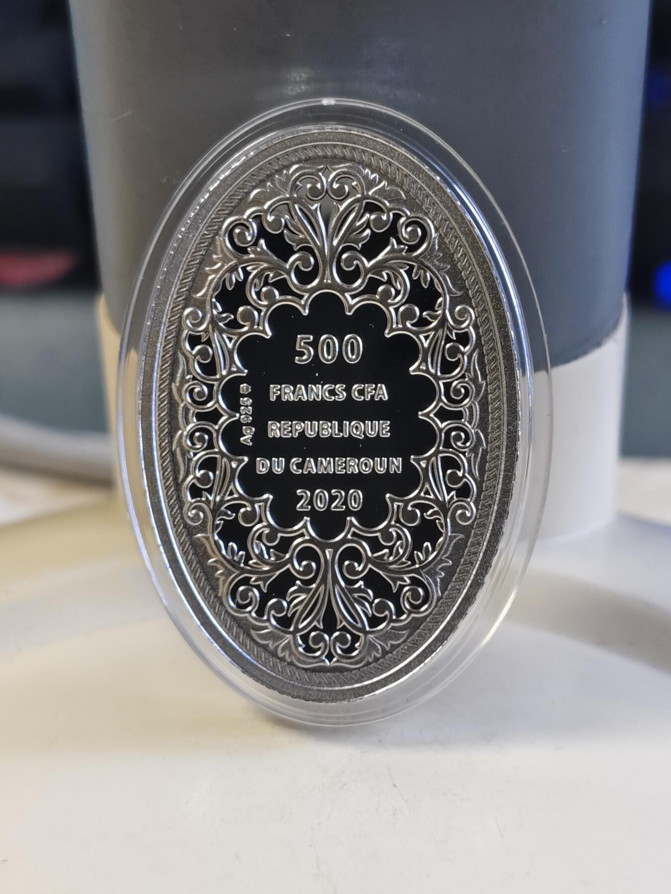 第180期拍卖【长期征集拍品】【北京币展专场】 喀麦隆2020年爱之天使彩印椭圆形精制纪念银币，999银，10克，发行999枚