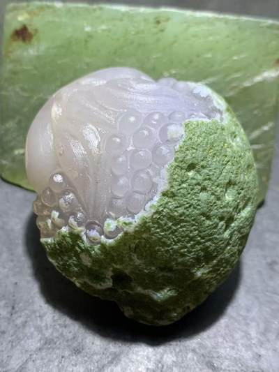 精美天然戈壁绿皮玛瑙雕刻招财金蟾大吊坠（把件)一个， - 精美天然戈壁绿皮玛瑙雕刻招财金蟾大吊坠（把件)一个，