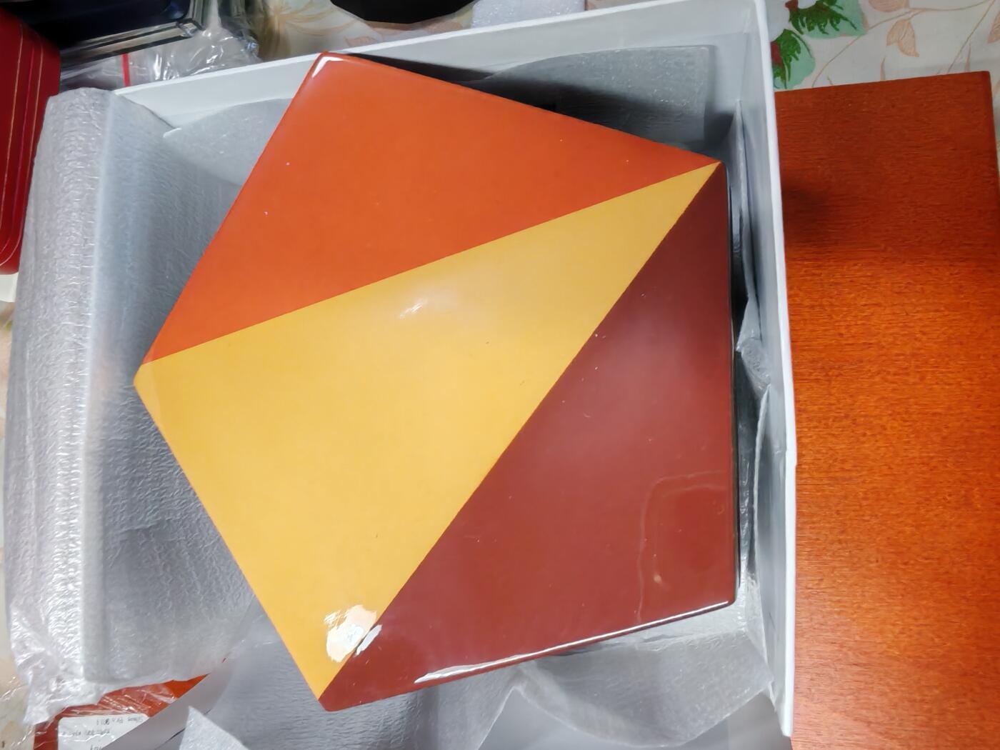 长老汇蛇年精选第六十九场拍卖  2021帕劳马赛克经典之穿绿衣的女孩20元3盎司彩色精制银币，盒证全，499枚，木盒钢琴烤漆，由8000片马赛克构图，售价在4000元左右