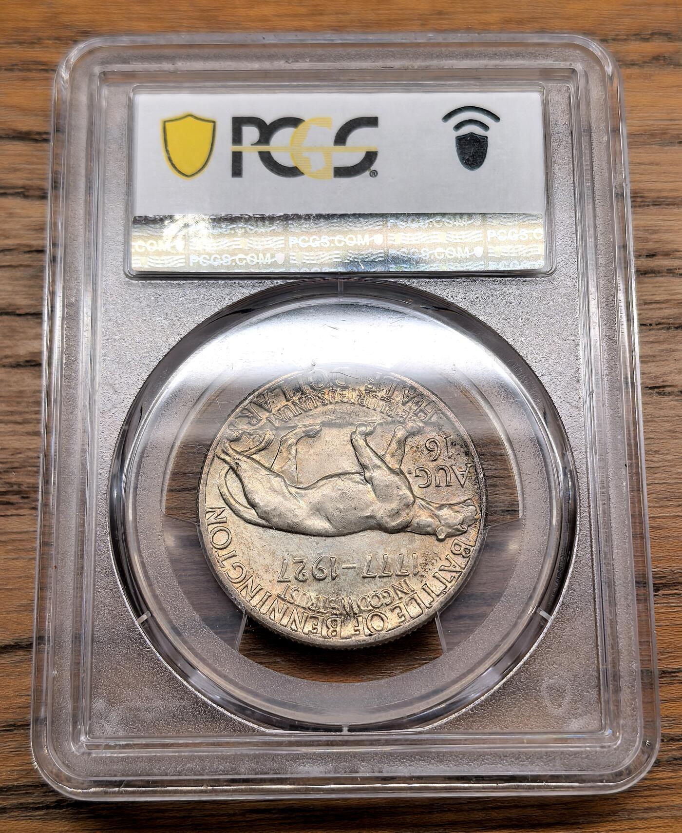凡希社世界钱币微拍第三百十三期 1927美国佛蒙特州纪念半元PCGS-MS66，稀见品种，高分，漂亮的淡彩香槟金！