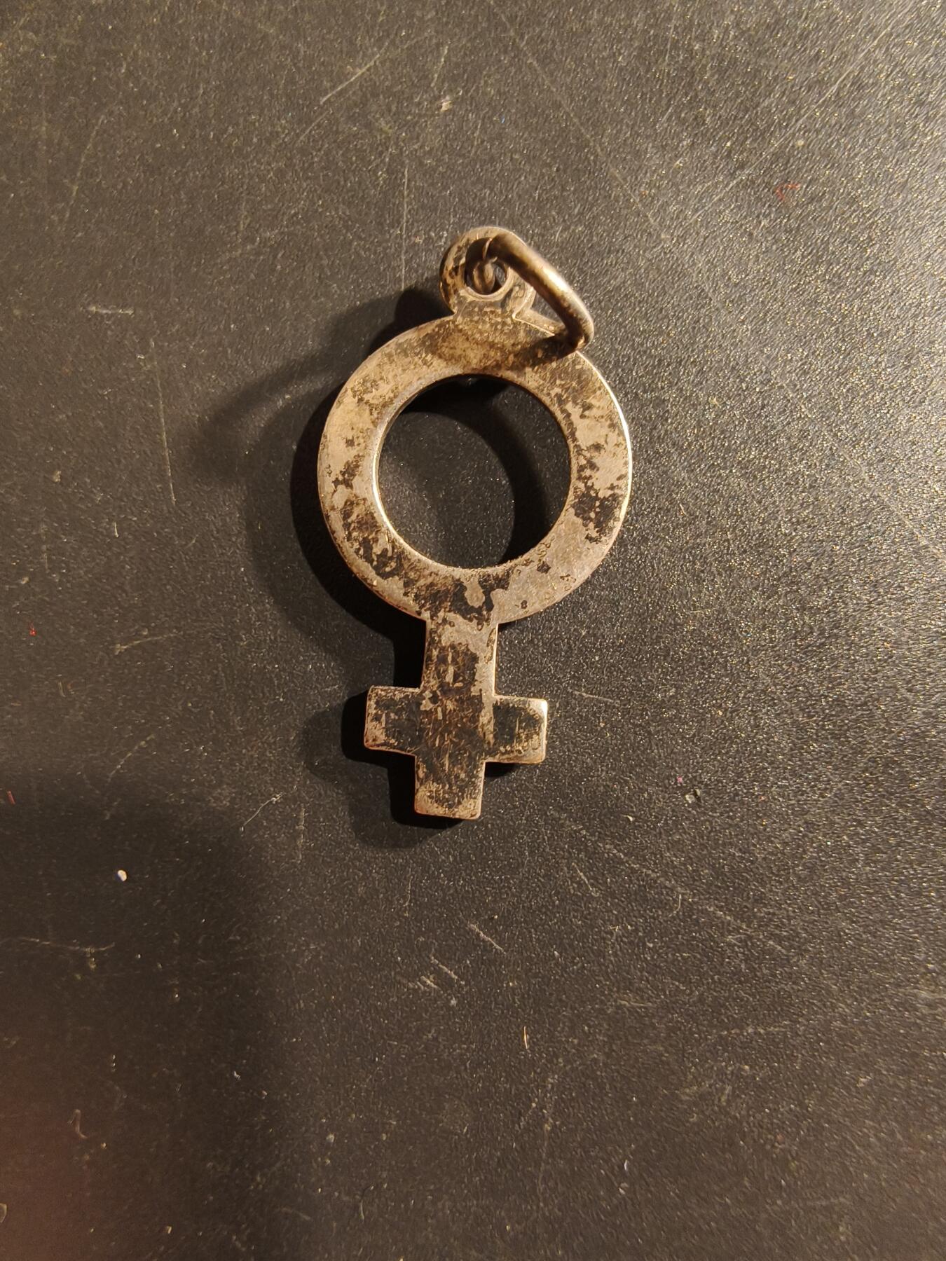 老王徽章第160期 丹麦维纳斯符号吊坠     925银     3.2g