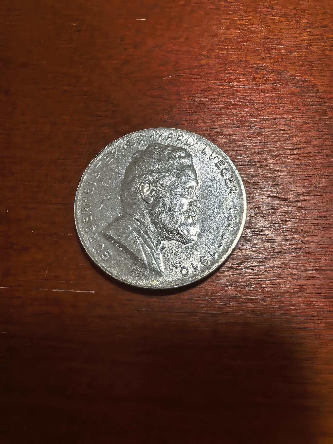 长老汇蛇年精选第六十九场拍卖 1935奥地利卡尔·卢埃格尔逝世25周年2先令银币，12克640银