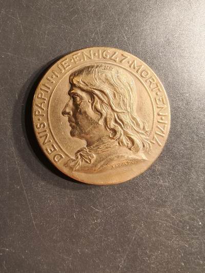 老王徽章第160期 - 法国机械工业联合会大铜章     直径44mm.   重量40.9g