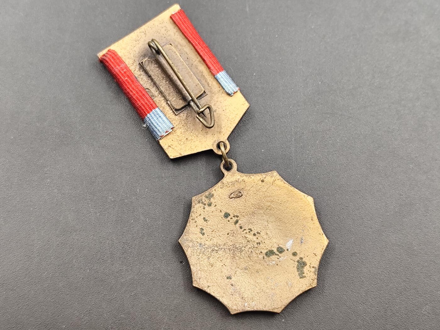 10月底 冲业绩 来一波精品证章场子