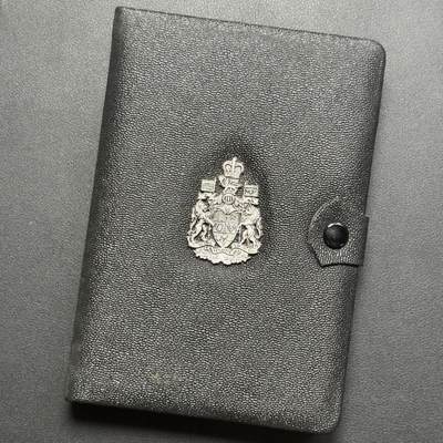 ＜小葵钱铺＞第64期·克朗币·套币·银币场·满200包邮，不寄存·3号发货 - 〈含1枚纪念银币·原盒〉加拿大1976年渥太华国会图书馆成立100周年皮盒封装纪念套币