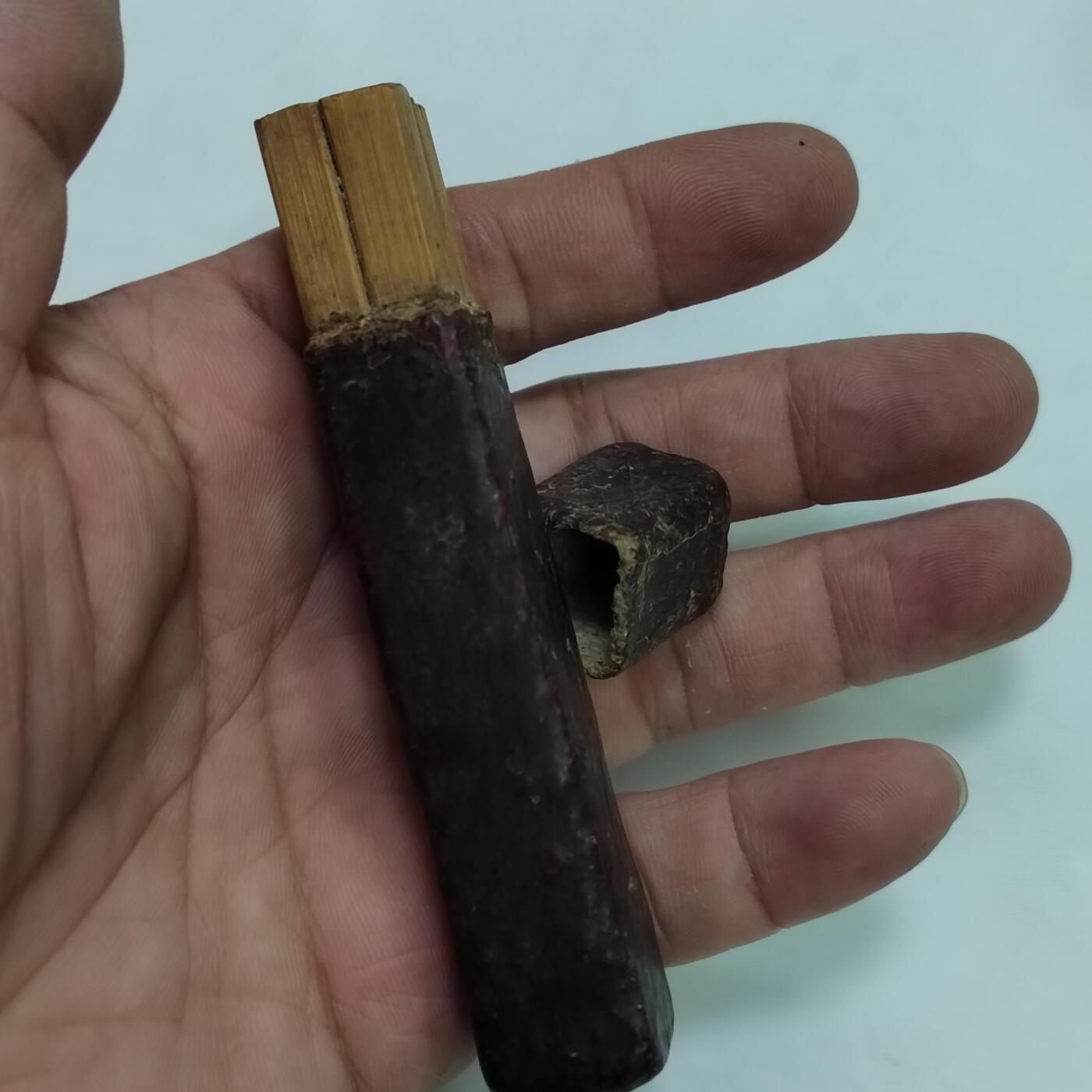 PCAI钱币4-579  古籍纸品小专场 皮制针筒